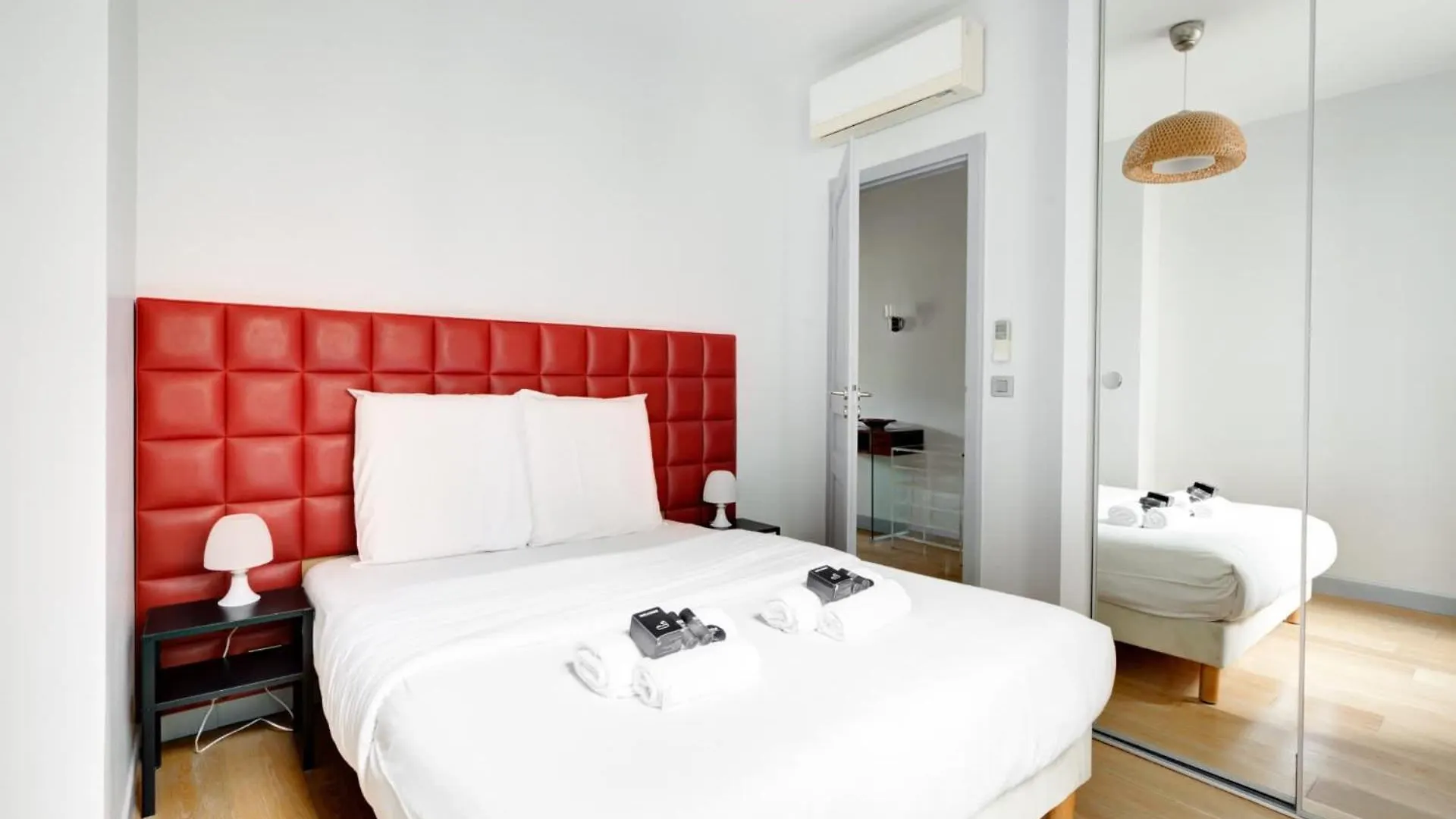 Appartement Moderne Avec Cuisine Equipee Et Balcon Париж